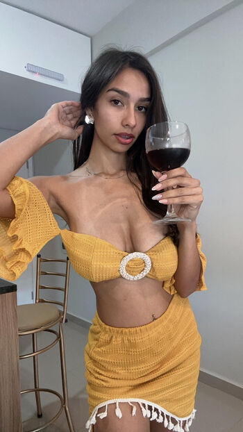 Nina Fox