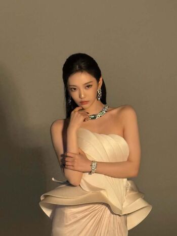 Leaked Ningning aespa page private photo viral onlyfans
