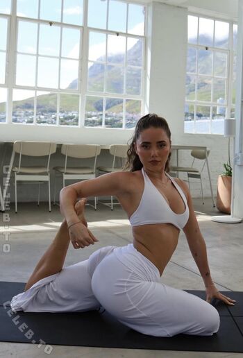 Nova Elodie Sarrailh