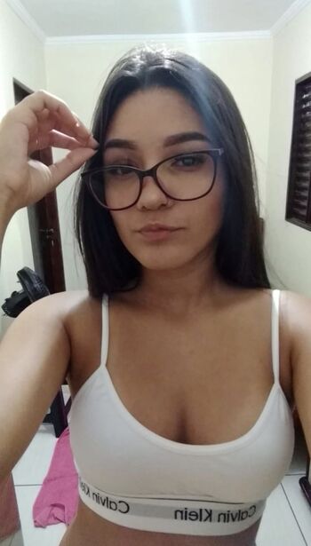 Novinhas Com Peitos Pequenos
