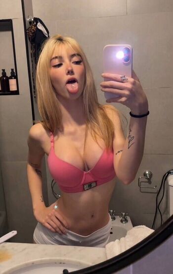 Leaked Novinhas peitudas private photo viral onlyfans