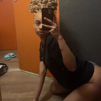Nude Mym