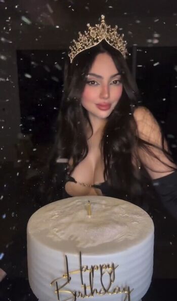 Leaked Nyvi estephan page private photo viral onlyfans