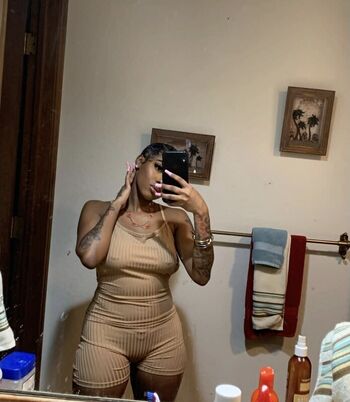 Leaked Ogleahswanky private photo viral onlyfans