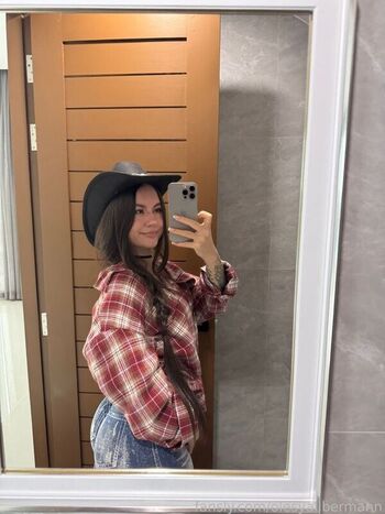 Leaked Olesyaliberman  page private photo viral onlyfans