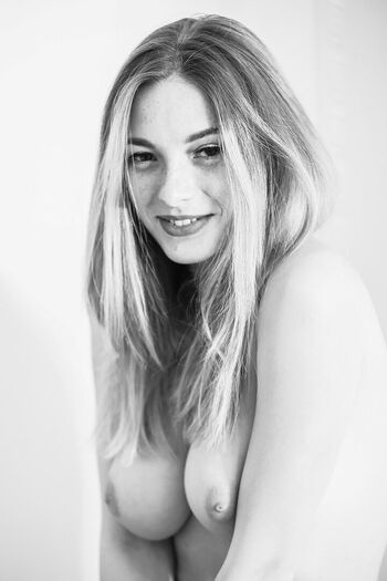 Leaked Olga kobzar page private photo viral onlyfans
