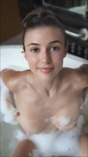 Leaked Olivacasta page private photo viral onlyfans