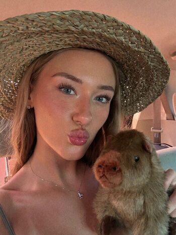 Leaked Oliwia petryna private photo viral onlyfans