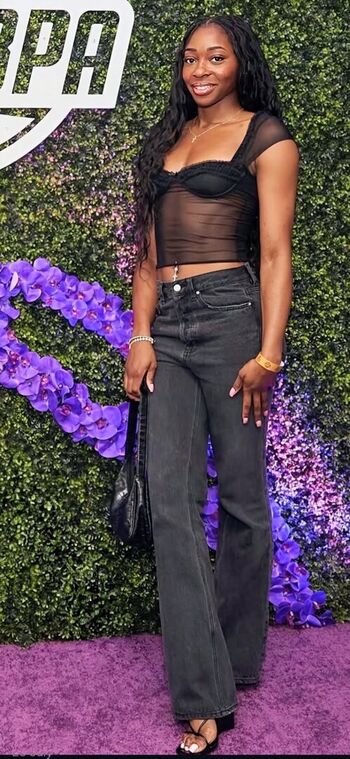 Oluchi Okananwa