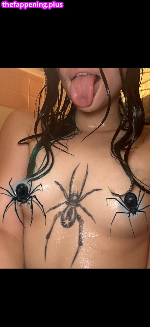 https: / oohlastella Nahá OnlyFans fotografie #25