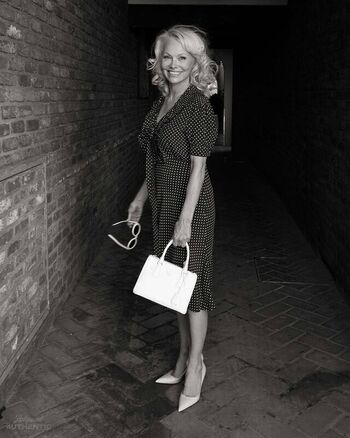 Leaked Pamela anderson page private photo viral onlyfans