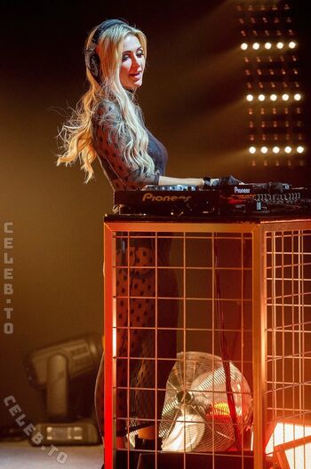 Leaked Paris hilton page private photo viral onlyfans