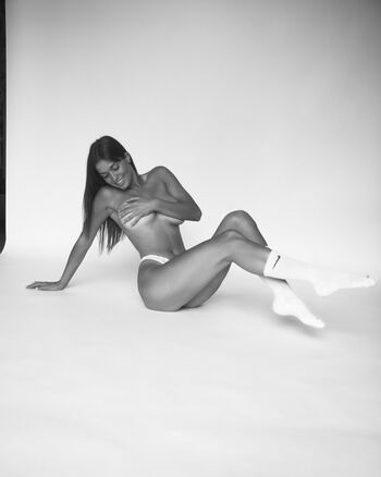 Leaked Pauline thrl private photo viral onlyfans