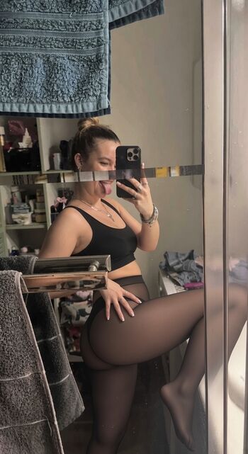 Leaked Paulineonlinee private photo viral onlyfans