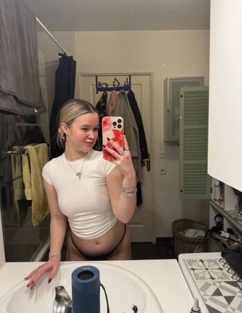 Leaked Paulineonlinee private photo viral onlyfans