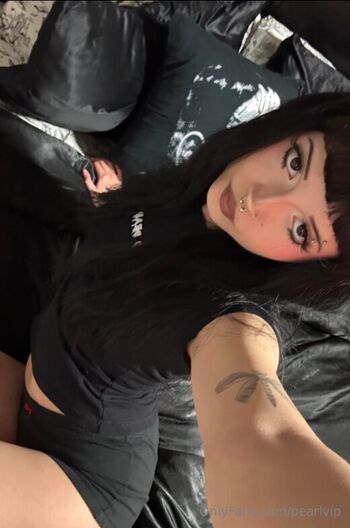 Leaked Pearl  page private photo viral onlyfans
