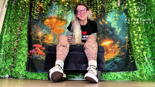 Leaked Peppermintgiantess private photo viral onlyfans