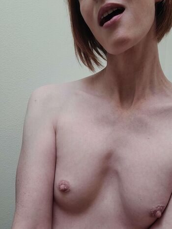 Leaked Petitepetwifey private photo viral onlyfans