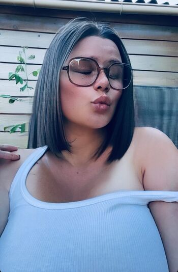 Leaked Petitesaloppppppe private photo viral onlyfans