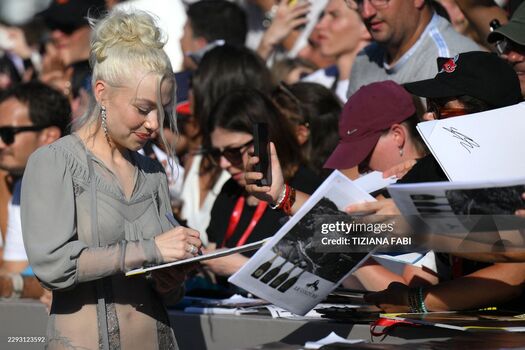 Leaked Phoebe bridgers page private photo viral onlyfans