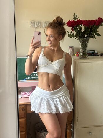 Leaked Phoebeisginger private photo viral onlyfans