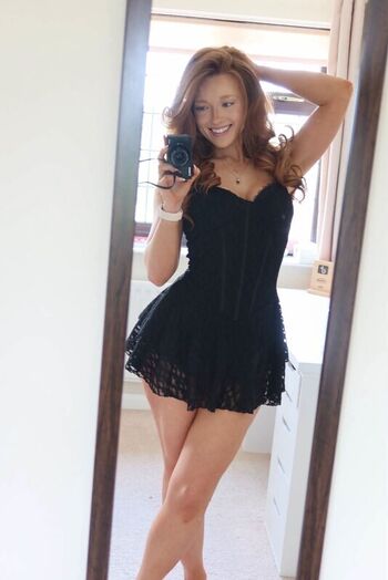 Leaked Phoebeisginger page private photo viral onlyfans