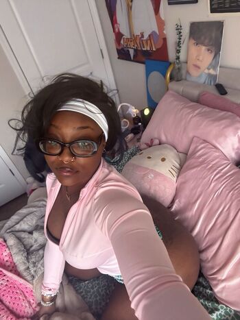 Leaked Pieseesmoon private photo viral onlyfans
