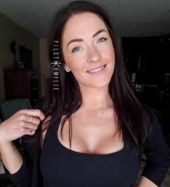 Leaked Pilotemilie private photo viral onlyfans