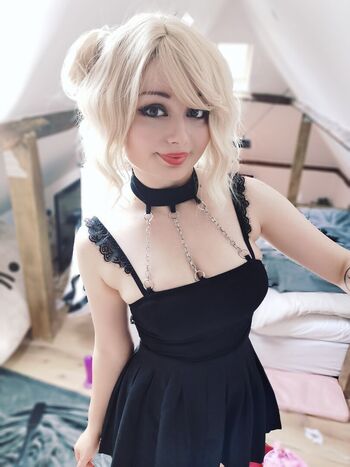 Leaked Pixiecat page private photo viral onlyfans