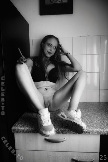 Playgirl25
