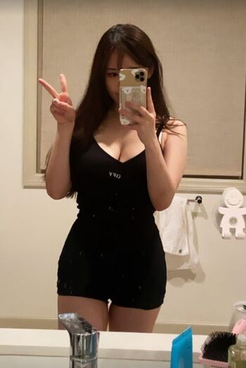 Leaked Ellie hart/ private photo viral onlyfans