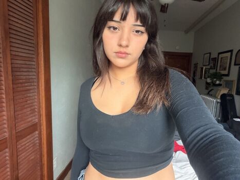 Leaked Plummoment page private photo viral onlyfans