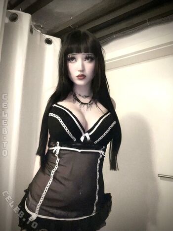 Leaked Poisnedvmpre private photo viral onlyfans
