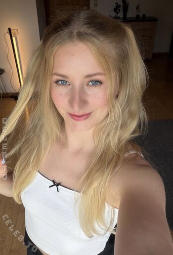Leaked Poolblondii private photo viral onlyfans