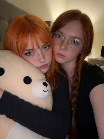 Leaked Poppy dolly twins private photo viral onlyfans