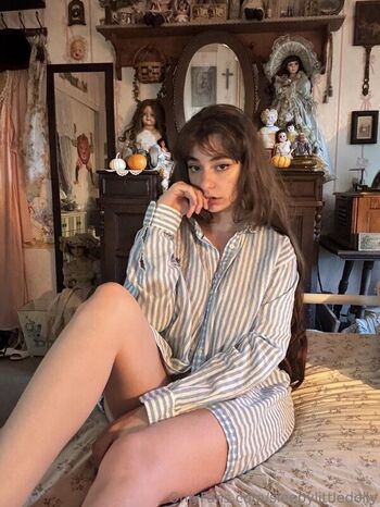 Leaked Porcelainmilkbottle private photo viral onlyfans