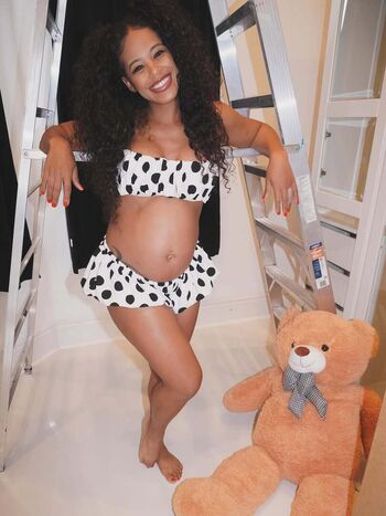 Leaked Pregnant celebs private photo viral onlyfans