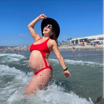 Pregnant Celebs