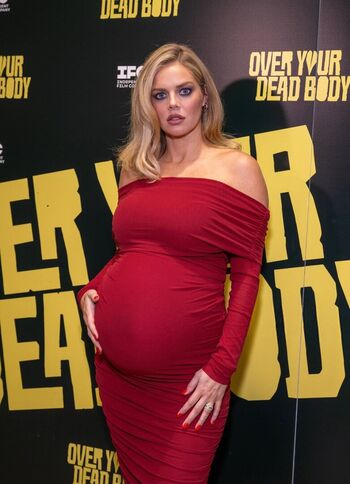 Leaked Pregnant celebs private photo viral onlyfans