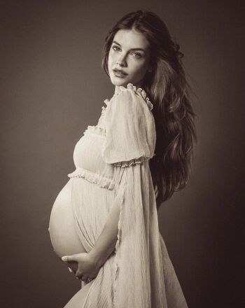 Leaked Pregnant celebs page private photo viral onlyfans