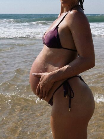 Leaked Pregnant celebs page private photo viral onlyfans