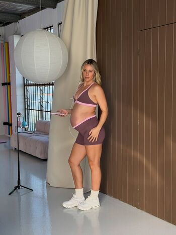 Leaked Pregnant celebs private photo viral onlyfans