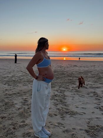 Leaked Pregnant celebs private photo viral onlyfans