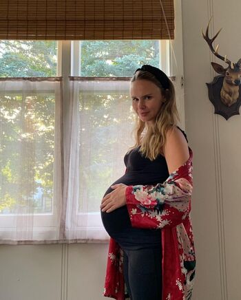 Leaked Pregnant celebs private photo viral onlyfans