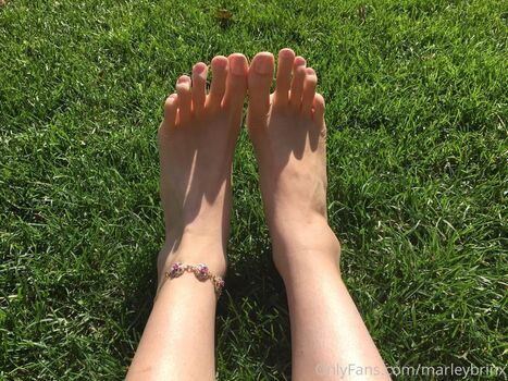 Leaked Prettiest feet private photo viral onlyfans