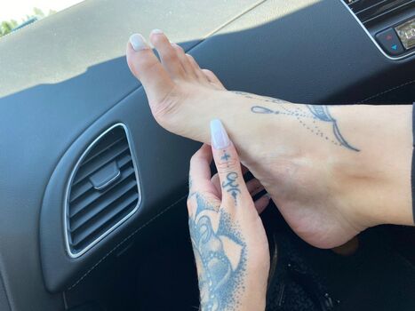 Leaked Prettiest feet private photo viral onlyfans