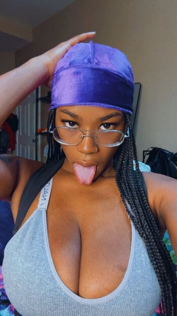 Leaked Pretty yunique private photo viral onlyfans