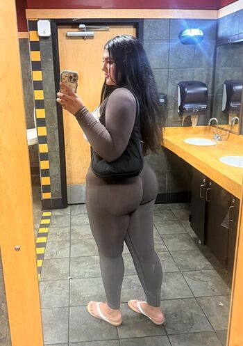 Leaked Prettydesibabixo private photo viral onlyfans