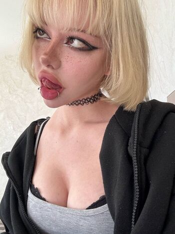 Leaked Prettylyriqq private photo viral onlyfans