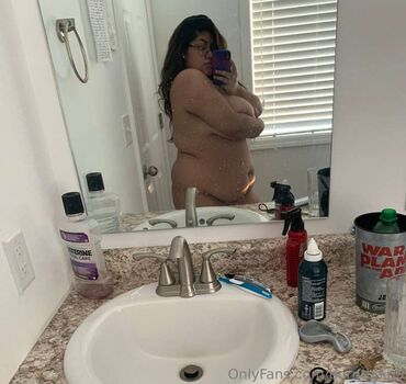 Leaked Prettypeachangel private photo viral onlyfans